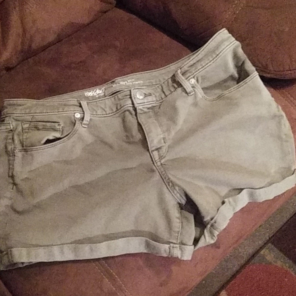 Cute green shorts